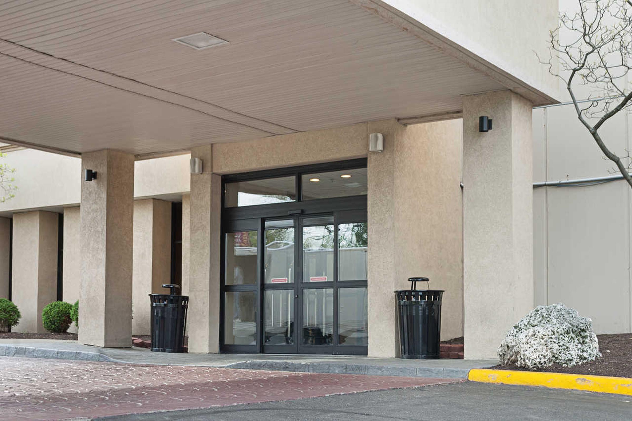 Clarion Hotel Cincinnati North Шаронвілл Екстер'єр фото