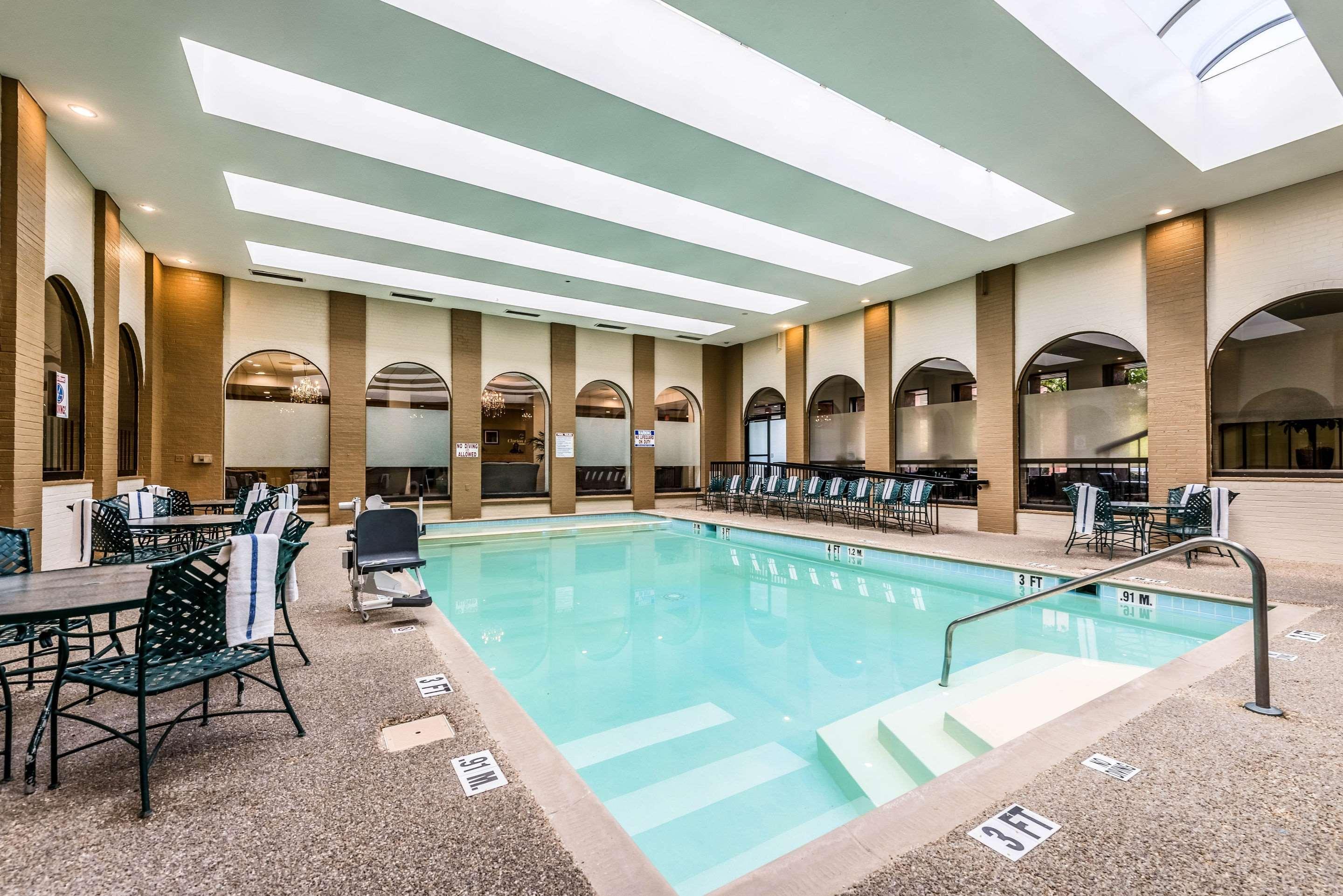 Clarion Hotel Cincinnati North Шаронвілл Екстер'єр фото