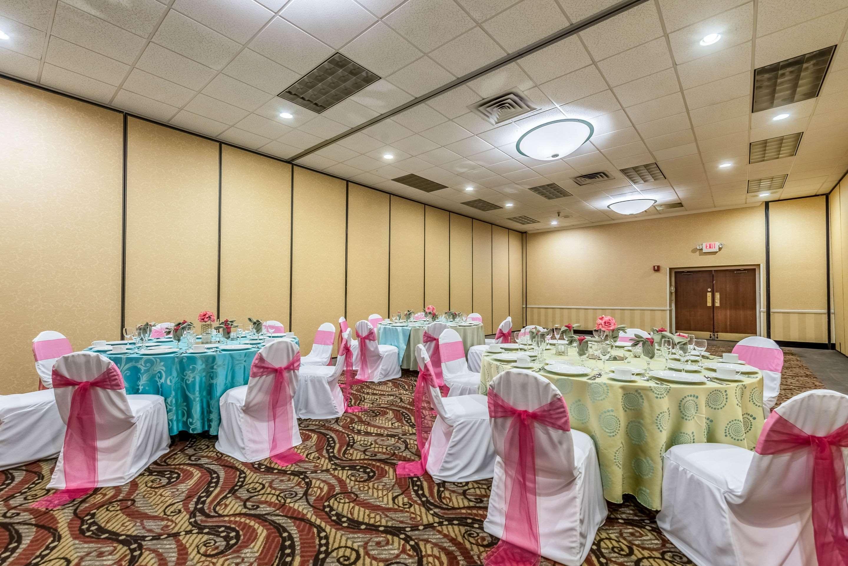 Clarion Hotel Cincinnati North Шаронвілл Екстер'єр фото