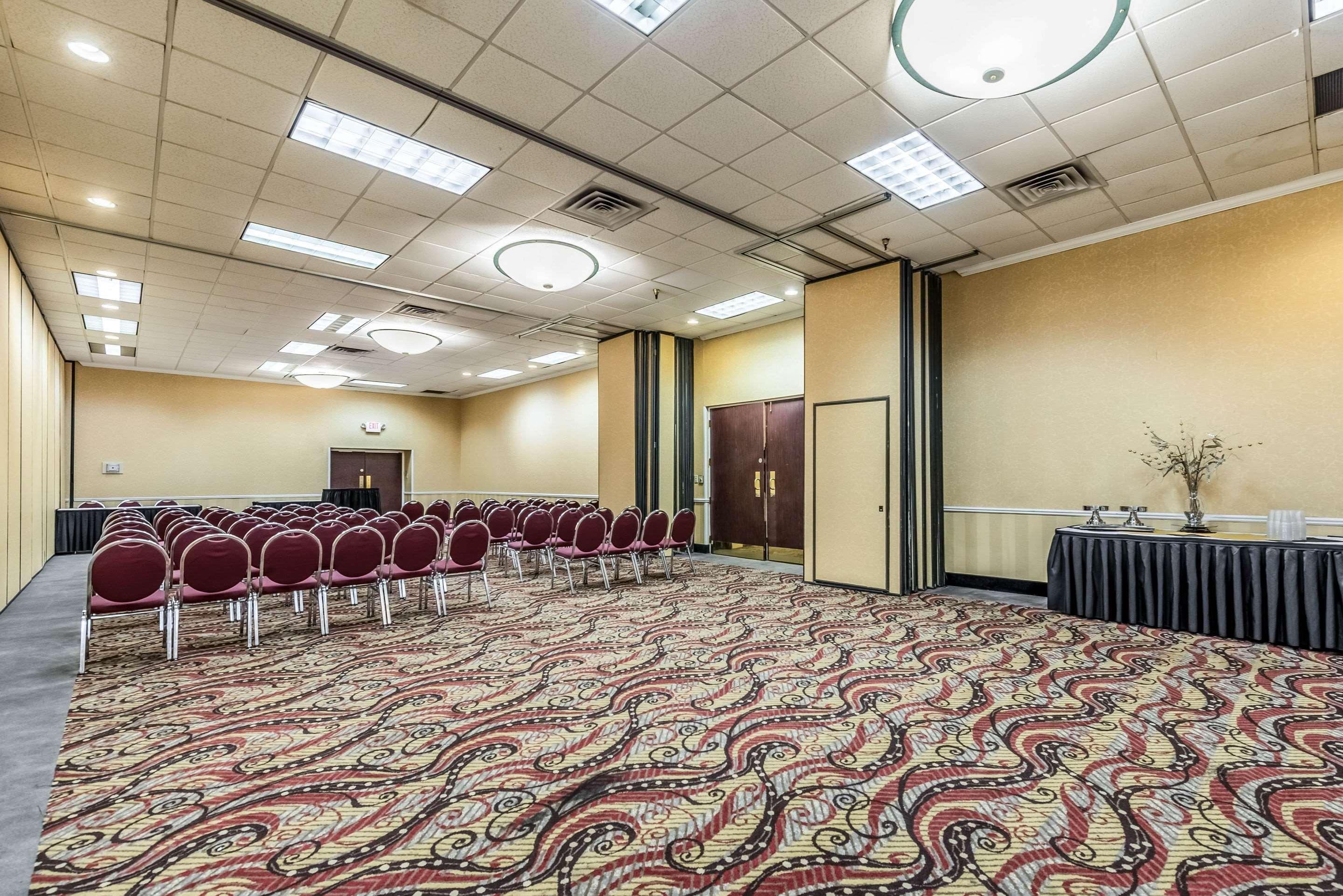 Clarion Hotel Cincinnati North Шаронвілл Екстер'єр фото