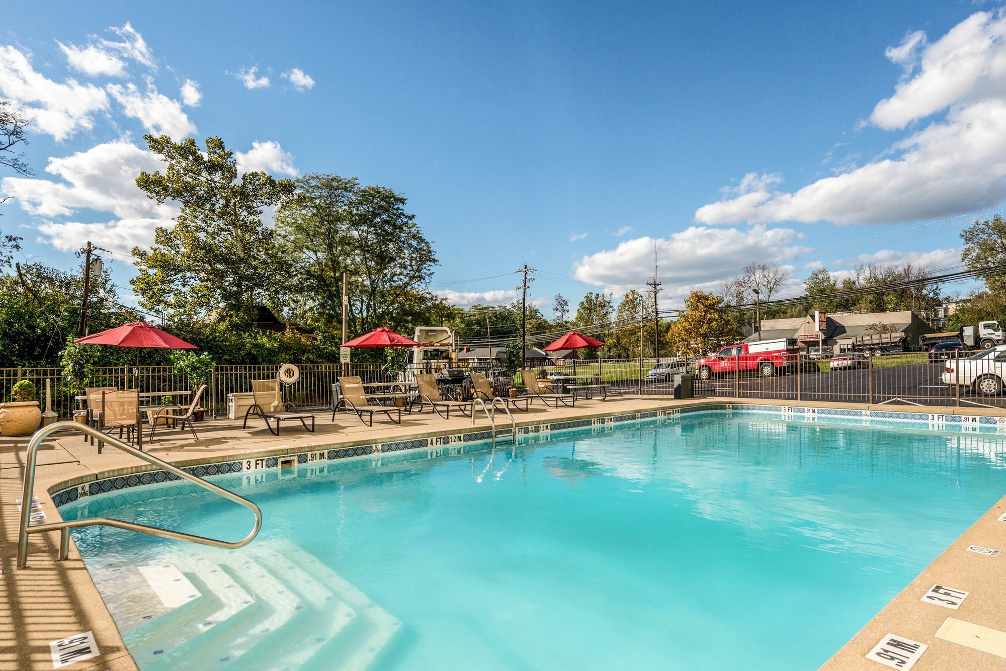 Clarion Hotel Cincinnati North Шаронвілл Екстер'єр фото