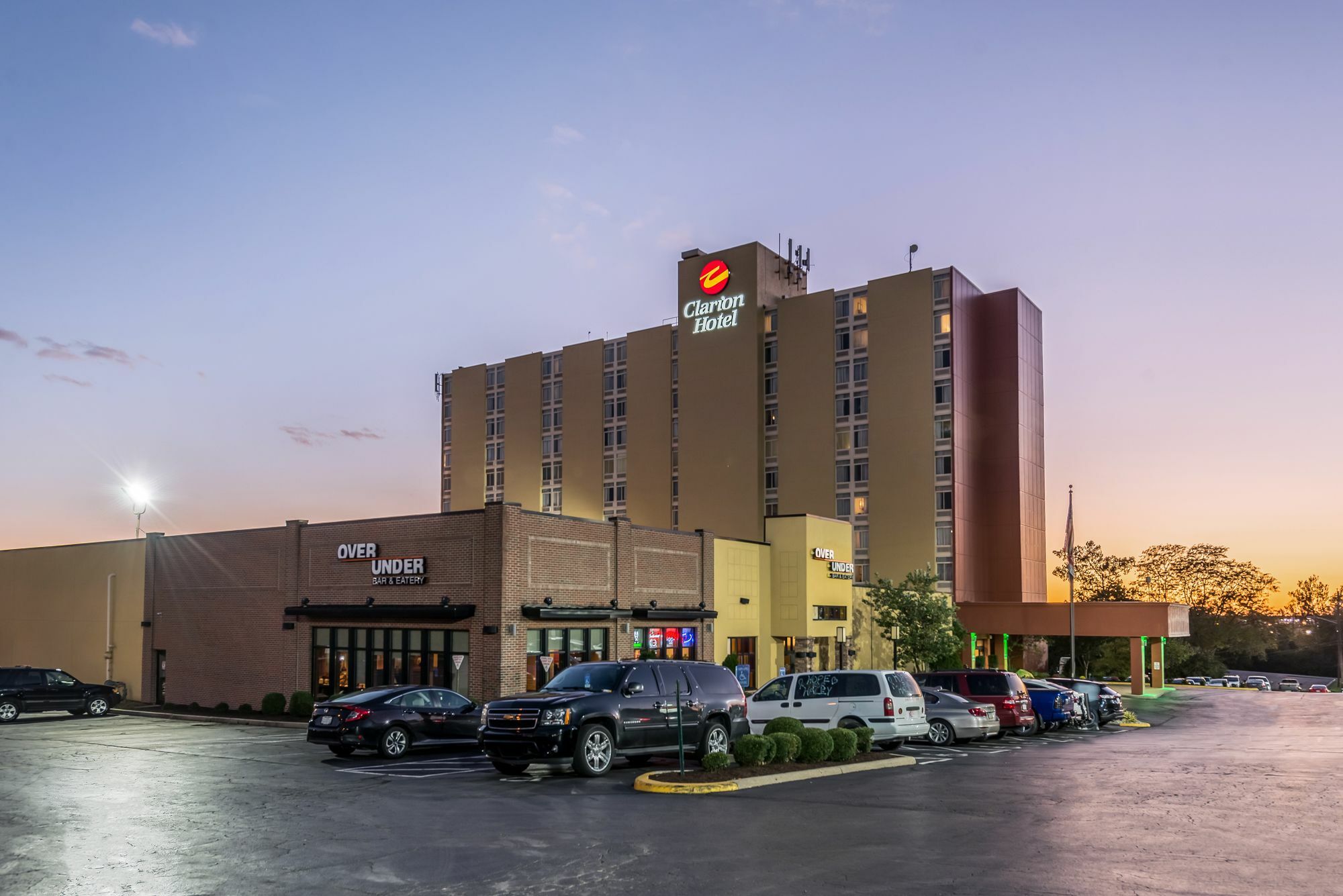 Clarion Hotel Cincinnati North Екстер'єр фото
